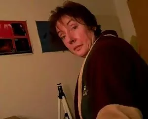 Auf dem bette დიზაინერი sie mir seqsi videoebi