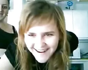 ქალიშვილი და არა მისი დედა და დეიდა, ვებ კამერა, ფლეშ simgerebis gadmowera saitebi