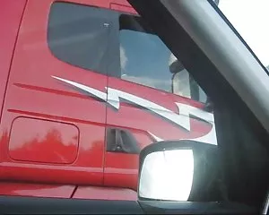 Artie იღებს დამტკიცების მოციმციმე, trucker ვიდეო სექსი