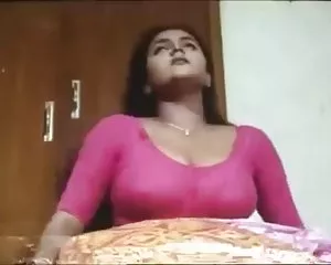 ქალის ძუძუები erotikuli filmebi