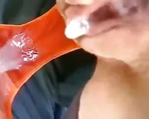 Farting, ქალის თეთრეული rusebis tynauri