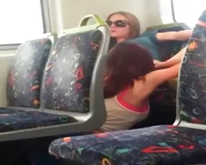 Chico grava dos გოგონები la concha en el tren კარტული პორნო